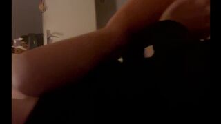 Je baise la chatte de ma poupée pour un creampie